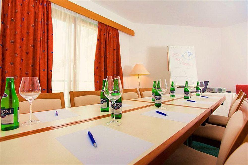 Hotel Troja Prague Exterior photo